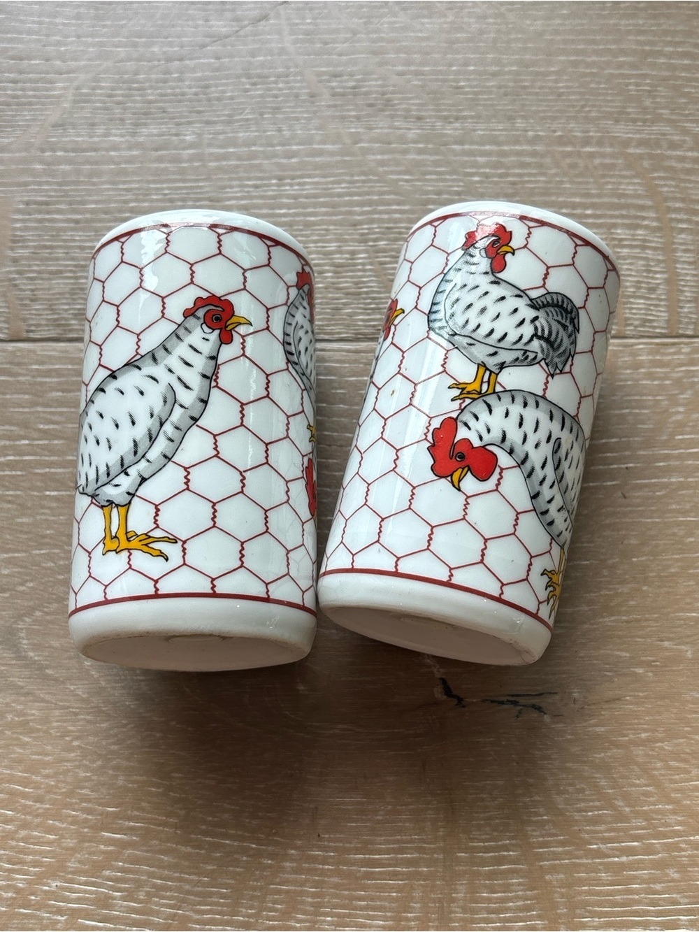 Chicken Pattern Ceramic Salt & Pepper Shakers - White & Red